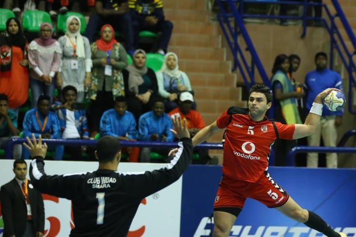 يد الأهلي رجال